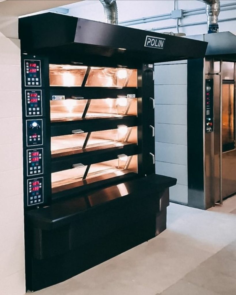 Four de boulangerie noir Polin partenaire de Distrinox